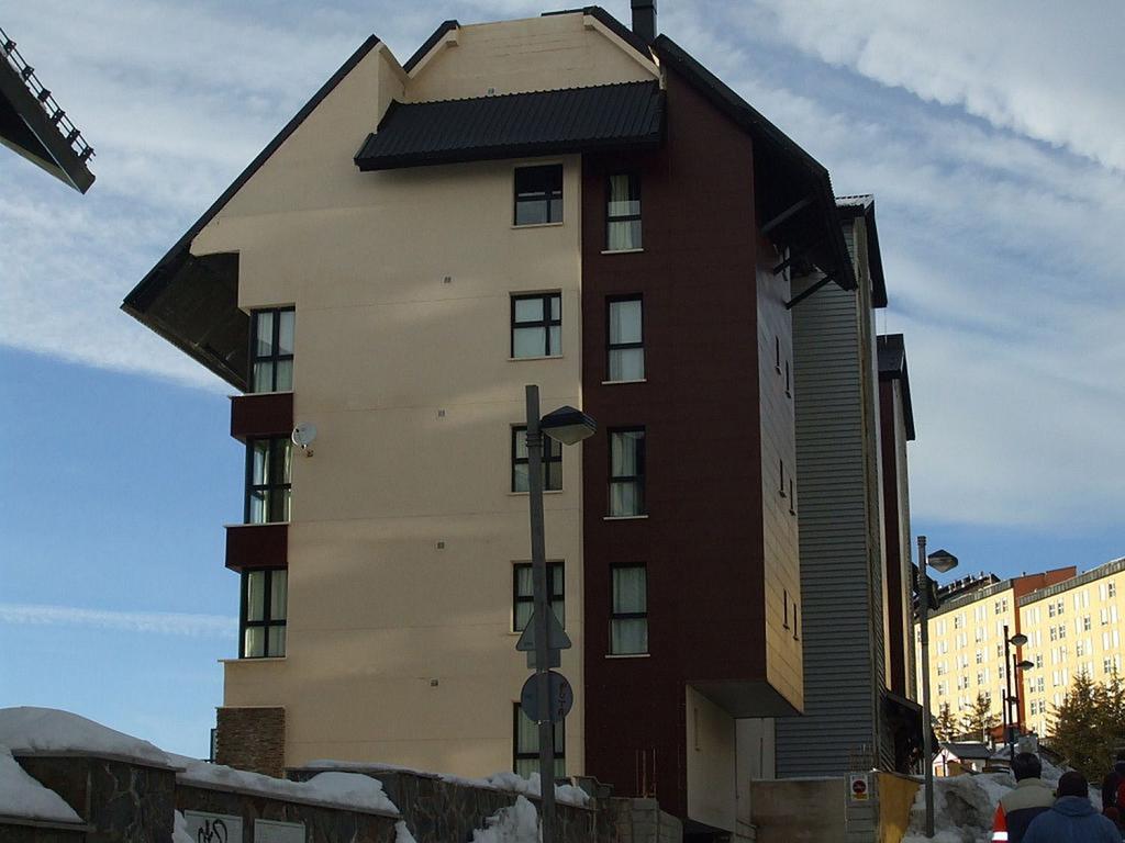Apartamentos Monte Oiz Asn Sierra Nevada Dış mekan fotoğraf